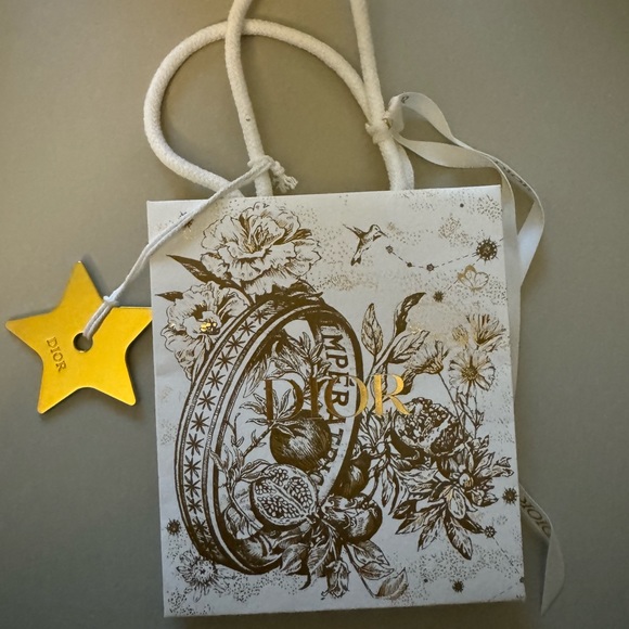 Dior shopping bag with metal star and ribbon - Picture 2 of 2